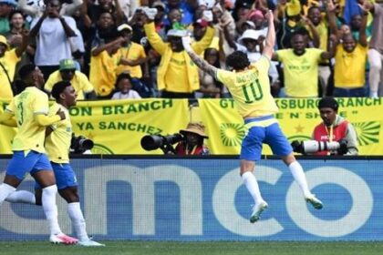 صن داونز يتوج بلقب كأس القارات الثلاث بعد انتصاره على الأهلي السعودي بهدفين