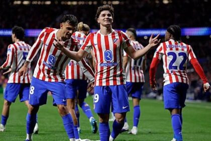 أتلتيكو يختار تشكيلًا هجوميًا في ديربي مدريد ضد ريال مدريد