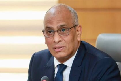 محافظ كفر الشيخ يتابع مشروع رفع كفاءة وتمهيد 3 كيلومترات من الطرق في الحامول