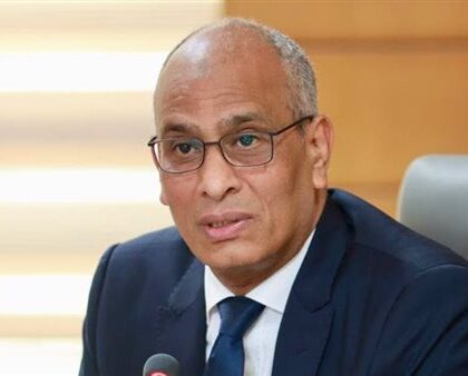 محافظ كفر الشيخ يتابع مشروع رفع كفاءة وتمهيد 3 كيلومترات من الطرق في الحامول