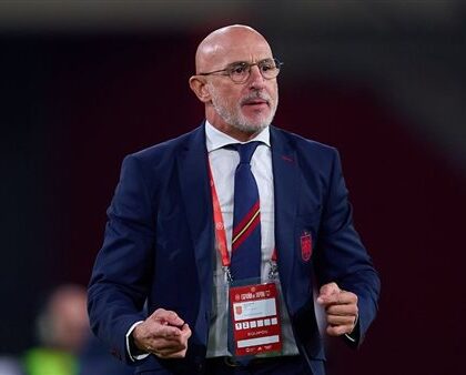 تجديد عقد لويس دي لا فوينتي حتى 2032 يطرح أرقامه مع منتخب إسبانيا