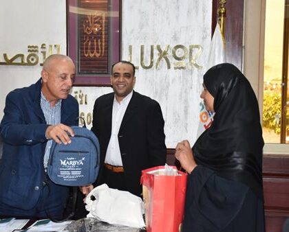 صندوق تحيا مصر يقدم تأشيرات عمرة مجانية للسيدات ويوزع مستلزمات مدرسية للطلاب في الأقصر