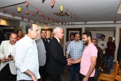 رئيس جامعة أسيوط يزور المدن الجامعية لمتابعة سير عملية تسكين الطلاب