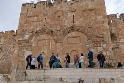 تحذيرات من مخطط إسرائيلي يهدف لتحويل باب الرحمة في القدس إلى موقع صلاة يهودية