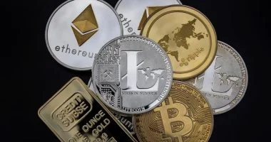 بعد طفرة أغسطس.. بيتكوين تتراجع دون 78 ألف دولار وتجر سوق الكريبتو للهبوط