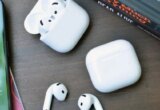 أي الخيارين أفضل للبطارية: شحن AirPods لاسلكياً أم بواسطة كابل USB؟