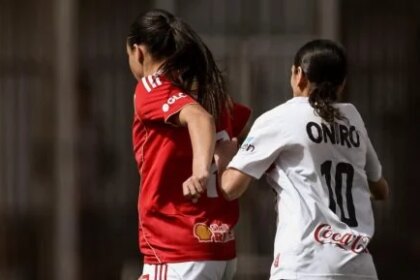 موعد القمة النسائية بين الأهلي والزمالك اليوم في مباراة قوية