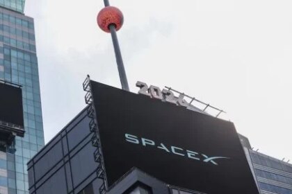 شركة SpaceX تقترب من الاستحواذ على xAI فى أضخم صفقة فضائية ذكية