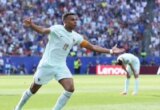 مبابي يقود ريال مدريد لفوز مثير على إلتشي ويلاحق برشلونة في الليجا