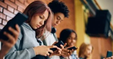 خطوات لتفريغ مساحة هاتفك دون حذف صورك المهمة