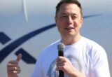 إيلون ماسك يلمح إلى إمكانية دمج شركتي Tesla و SpaceX مستقبلاً