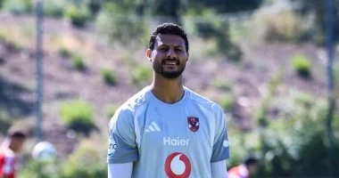 لقاء حصري قبل المران.. تفاصيل حوار مدرب الأهلي مع الشناوي