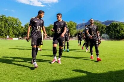 الأهلي يكثف تدريباته استعداداً لمباراة أبو قير للأسمدة في الدوري الممتاز