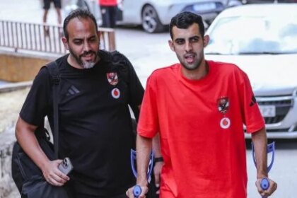 طبيب الأهلي يطمئن على يوسف بلعمري ويشدد على الالتزام بالتأهيل العلاجي