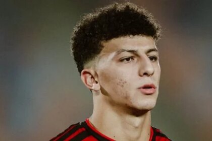 عاشور يقترب من تدعيم تشكيل الأهلي الأساسي ضد أبو قير بدلاً من علي محمود