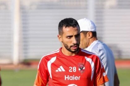 كريم فؤاد يعود لقيادة الجبهة اليسرى للأهلي في مواجهة أبو قير بعد غياب