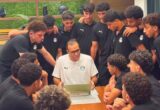 منتخب الشباب في محاضرات طبية وشوقي غريب يشجع اللاعبين بحماس