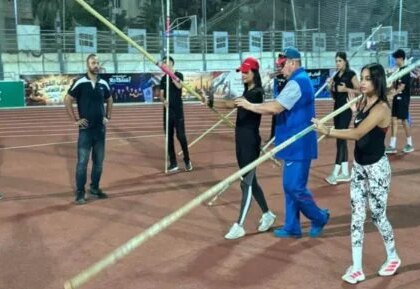 تشيرنوباي الروسي يدرب أبطال الزانة تحضيرًا لمنافسات أولمبياد داكار