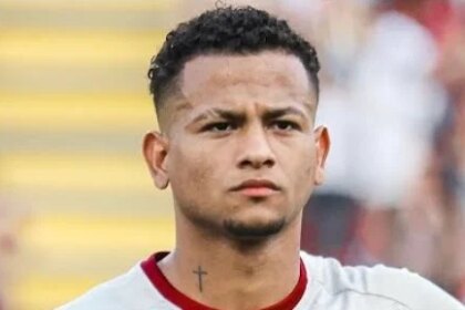 الأهلي يفكر في ضم مدافع فلسطيني من الدوري الكولومبي لتعزيز خط الدفاع