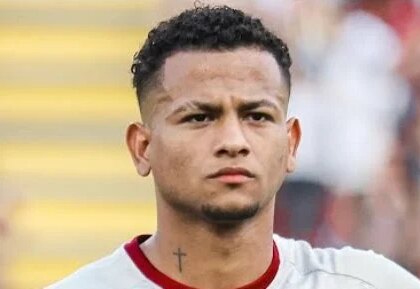 الأهلي يفكر في ضم مدافع فلسطيني من الدوري الكولومبي لتعزيز خط الدفاع