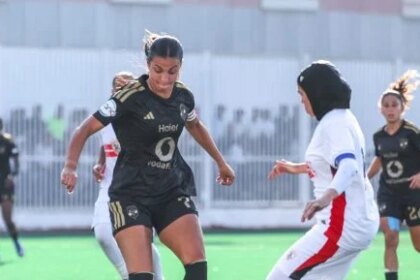 الأهلي يكتسح الزمالك 2-0 في الشوط الأول بقمة كرة القدم النسائية