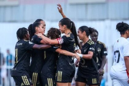 احتفال نجمات الأهلي بأكبر انتصار في تاريخ مواجهات قمة الكرة النسائية ضد الزمالك