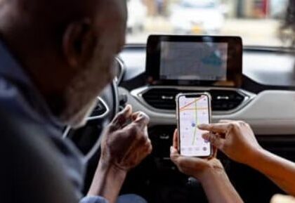 طريقة سهلة للتبديل بين هاتفين على نظام CarPlay