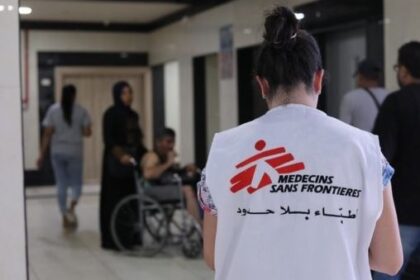 أطباء بلا حدود تحذر من اقتراب النظام الصحي في اليمن من مرحلة يصعب العودة منها
