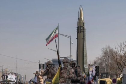 إيران تعبر عن قلقها من هجوم أمريكي مع رفع مقر خاتم الأنبياء لدرجة الاستعداد
