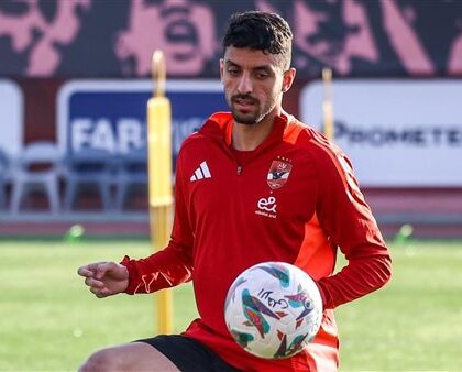 طاهر محمد طاهر يعود تدريجيًا إلى تدريبات الأهلي بعد شفائه من الإصابة