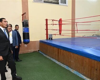 وزير الرياضة يقوم بجولة تفقدية لمركز شباب الحرية بالإسكندرية لمتابعة استعدادات المنشآت الرياضية