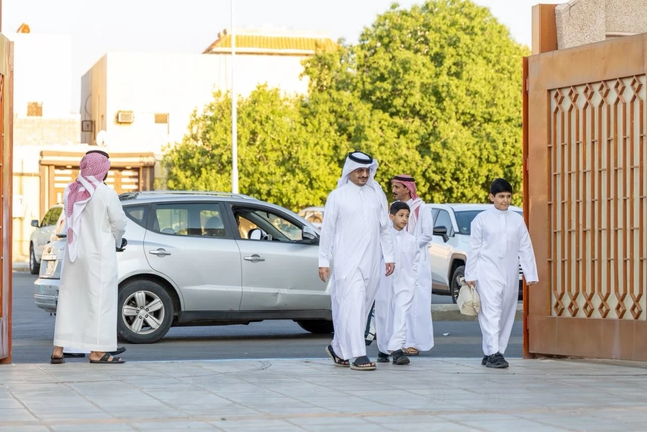 «التعليم» تقدم 3 خيارات لمديري المدارس لفرض حظر على هواتف الطلاب