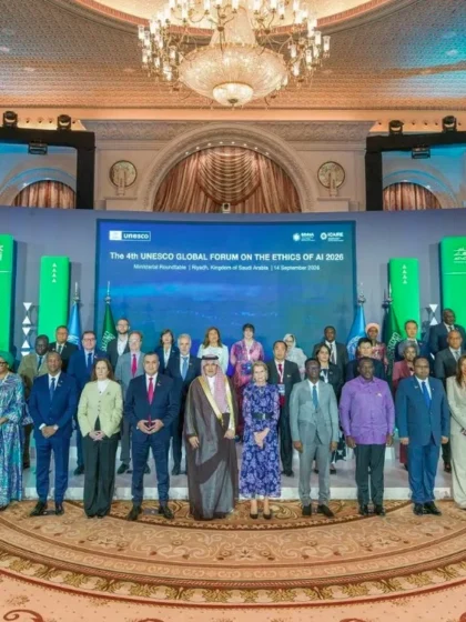 دعوات سعودية بالتعاون مع «اليونسكو» و«آيكير» لتعزيز تطوير الذكاء الاصطناعي على المستوى الدولي