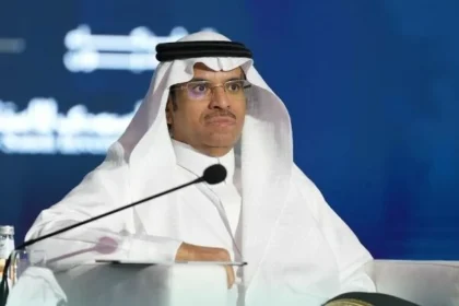 آل جابر يؤكد على دور التقنية والذكاء الاصطناعي في تحسين أدوات البحث وصنع القرار الاجتماعي