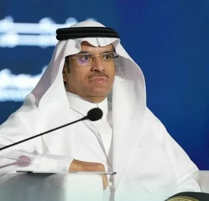 آل جابر يؤكد على دور التقنية والذكاء الاصطناعي في تحسين أدوات البحث وصنع القرار الاجتماعي