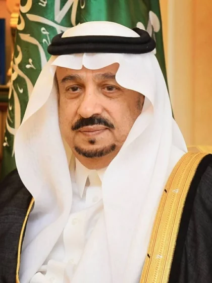 أمير الرياض يستعرض إنجازات الجهات الحكومية ويدعم جهود التنمية