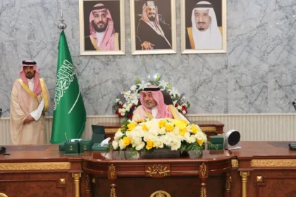 أمير نجران يتولى رئاسة الاجتماع الأول للمحافظين للعام المالي 2026 في السعودية