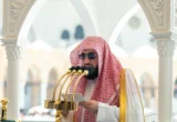خطيبا الحرمين يؤكدان أن استهداف مكة والمدينة جريمة ت jeopardizes أمن الأمة ويشددان على أهمية حمايتهما