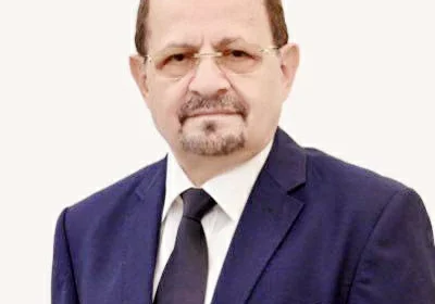 رئيس الوزراء اليمني يؤكد لـ«عكاظ» استمرار المعركة مع الحوثيين واستعادة المواقع المفقودة