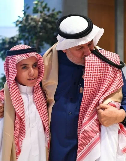سعودية تتبنى قصة جديدة تعيد تشكيل حياة التوائم الملتصقة منذ أول فصل