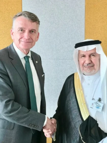 المشرف العام على مركز الملك سلمان للإغاثة يلتقي مع المفوض العام للأونروا