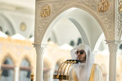 خطبتا الحرمين الشريفين: التأكيد على أهمية تعظيم مكة والمدينة كواجب وضرورة للحفاظ على الأمانة وعلو الهمة