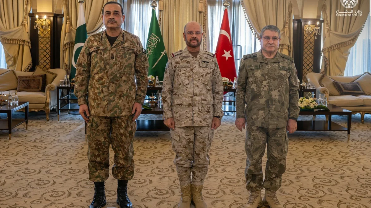 رؤساء أركان السعودية وباكستان وتركيا يتفقون على بدء تنفيذ «اتفاقية مكة» فورًا