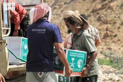 تقديم مساعدات غذائية سعودية جديدة إلى حضرموت
