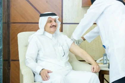 أمير الشرقية يُطلق حملة vaccination ضد الإنفلونزا الموسمية