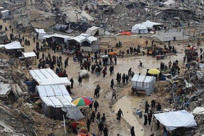 غزة تواجه كارثة بيئية: البحر ملوث بمياه الصرف والشوارع تعاني من تراكم النفايات