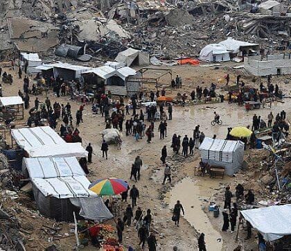 غزة تواجه كارثة بيئية: البحر ملوث بمياه الصرف والشوارع تعاني من تراكم النفايات