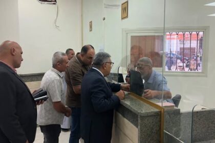 محافظ الدقهلية يقوم بزيارة المركز التكنولوجي الجديد بالسنبلاوين خلال فترة التشغيل التجريبي ويجتمع بالمواطنين