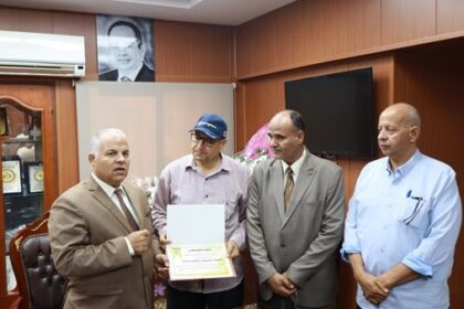 قبيصي يلتقي مدير مدرسة ميت الفرماوي المعتدى عليه ويشدد على تقديم الدعم الكامل لمديري المدارس في مهامهم