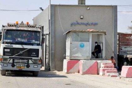 التعنت الإسرائيلي يعيق إدخال آلاف الأطنان من المساعدات إلى غزة وفقًا لتقارير القاهرة الإخبارية